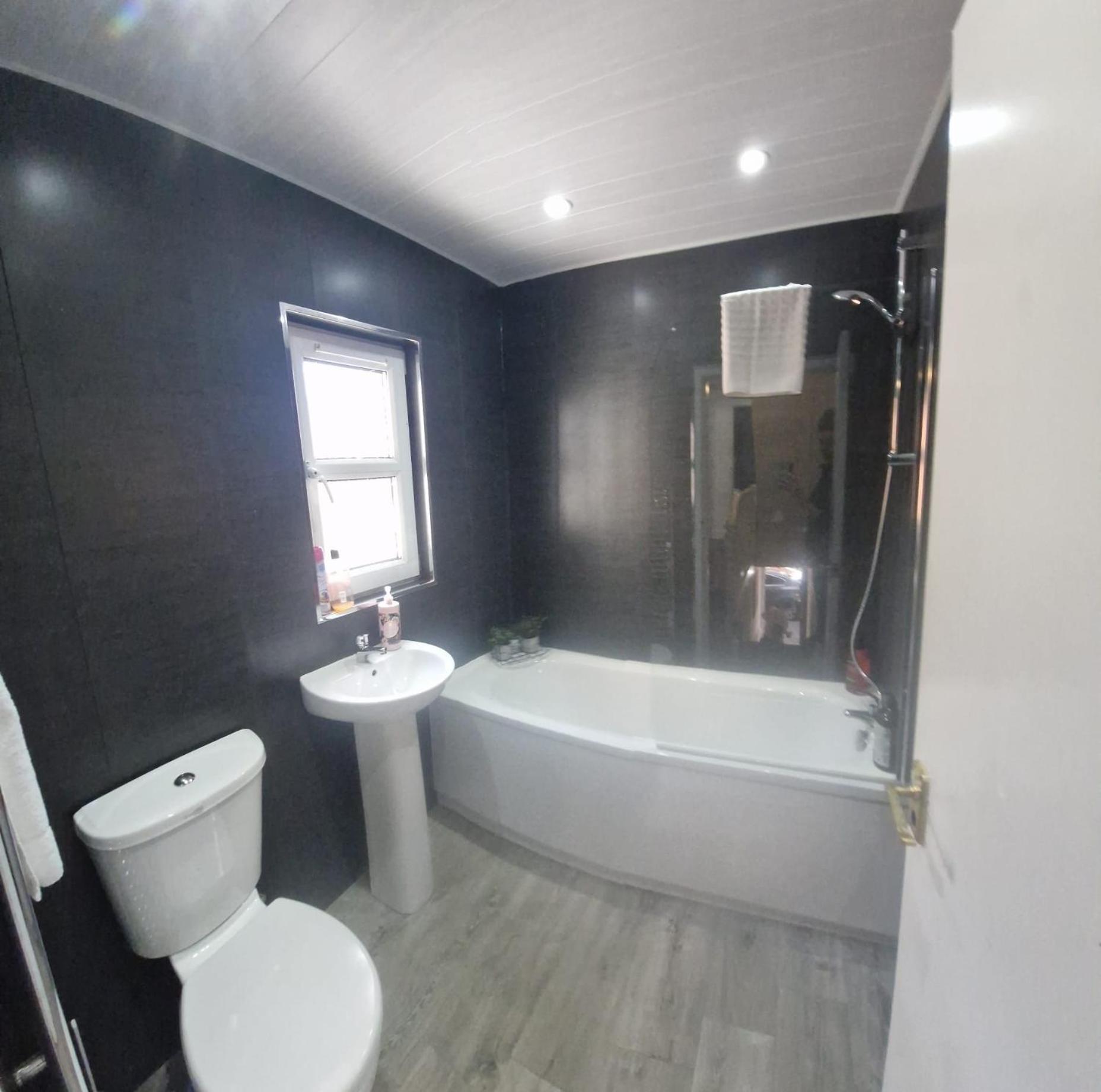 4Br House Popular Ravenhill Road Villa เบลฟาสต์ ภายนอก รูปภาพ